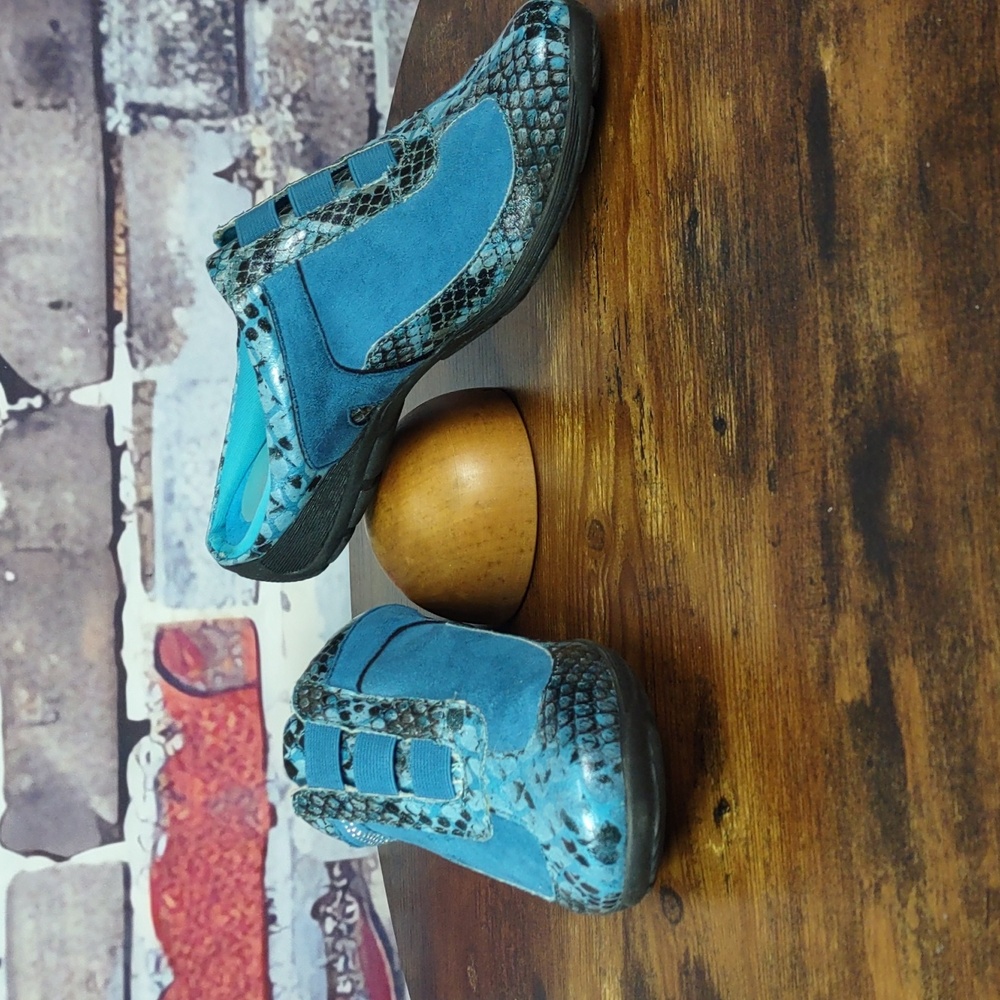 ❌ Final Sale•••Andiamo Faux Suede/Leather Clogs